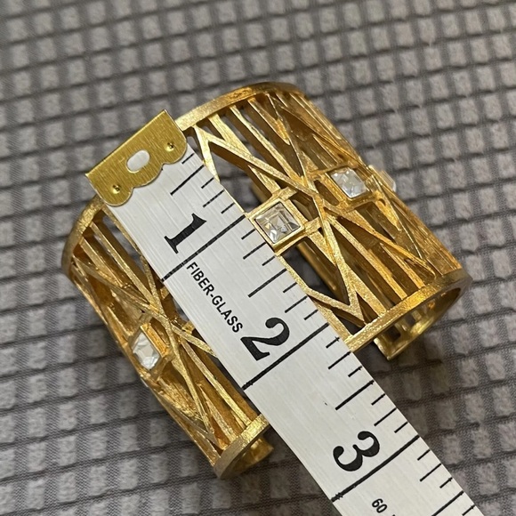 Rare 80’s GIVENCHY Heavy Wide Open Work Gold Plated Rhinestone Cuff Bracelet 7” - Picture 10 of 15